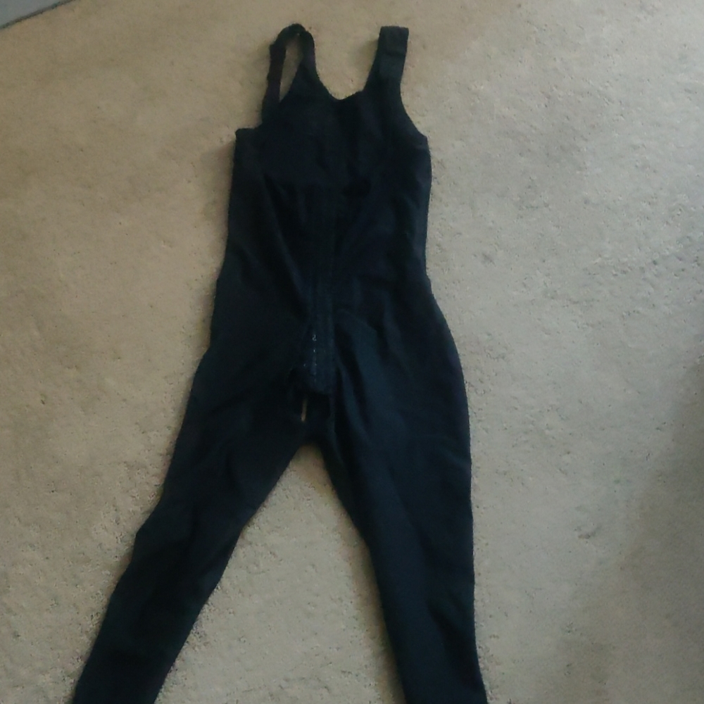 Isavela Ankle length compression garment
